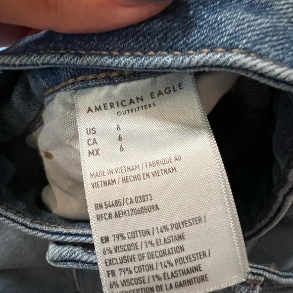 American Eagle Cuffed Hem Mom Shorts - Picture 4 of 5